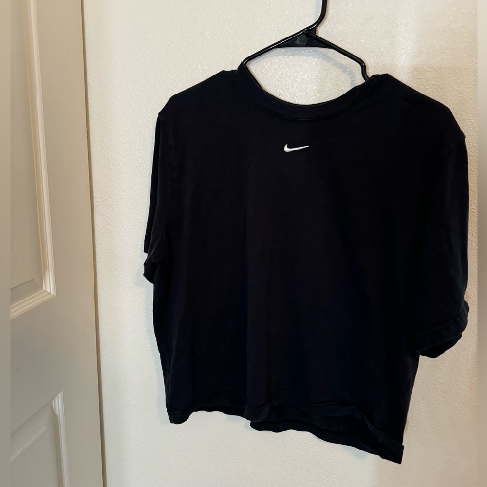 Women’s black nike shirt